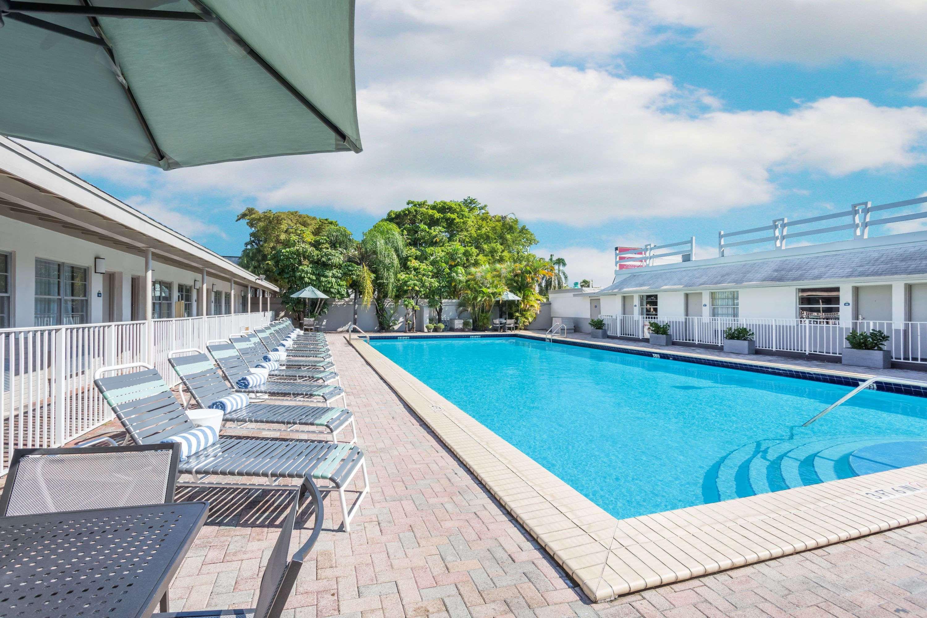Days Inn By Wyndham Miami Airport North Miami Springs Exterior foto