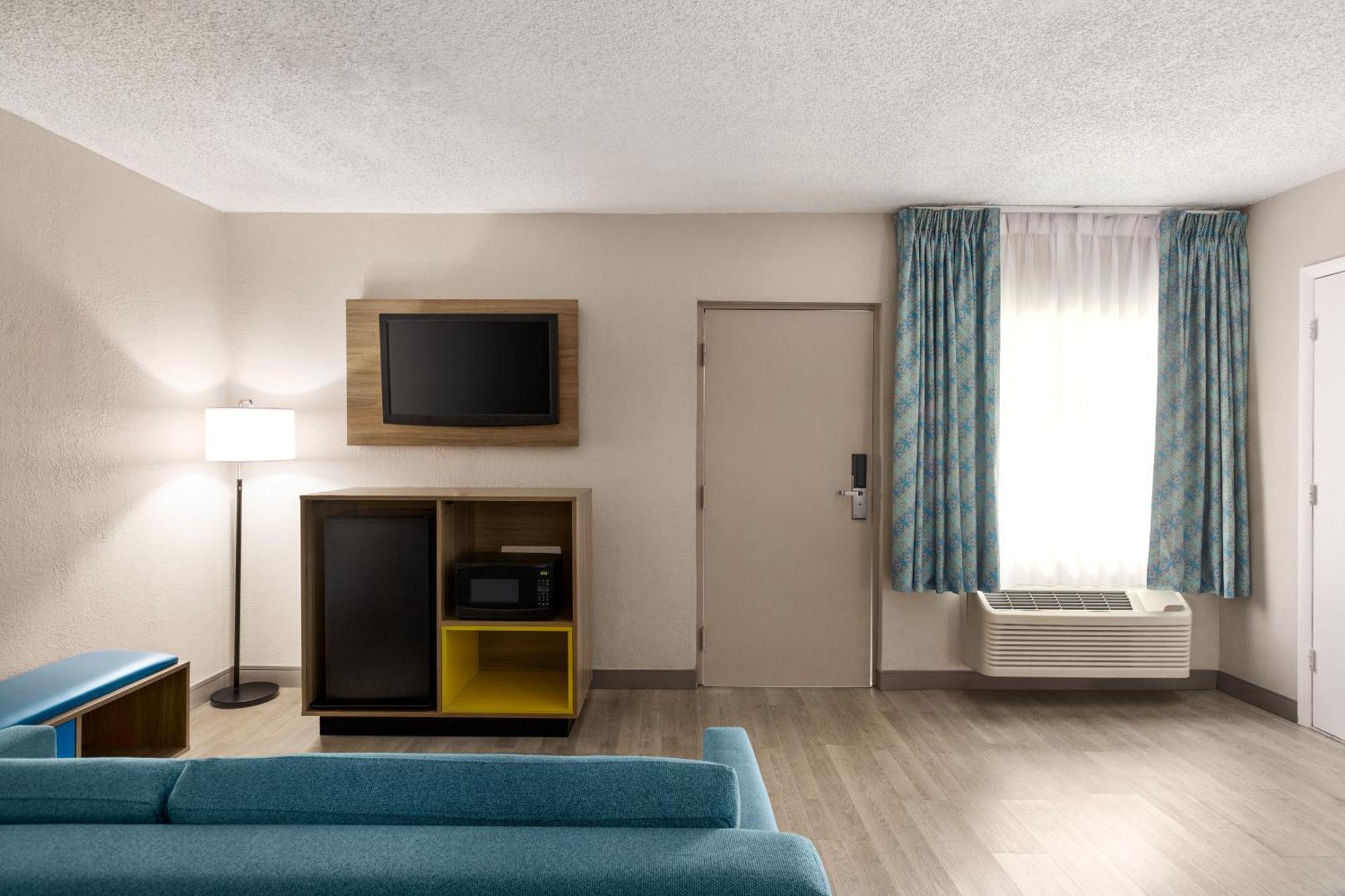 Days Inn By Wyndham Miami Airport North Miami Springs Exterior foto
